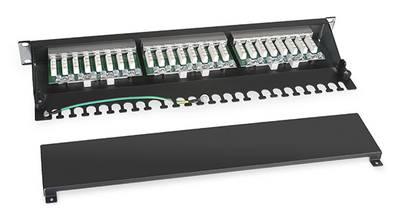 Патч-панель 19 (1U), 24 портов RJ-45, категория 6, Dual IDC, с задним кабельным организатором.<br />Вид в разборе.