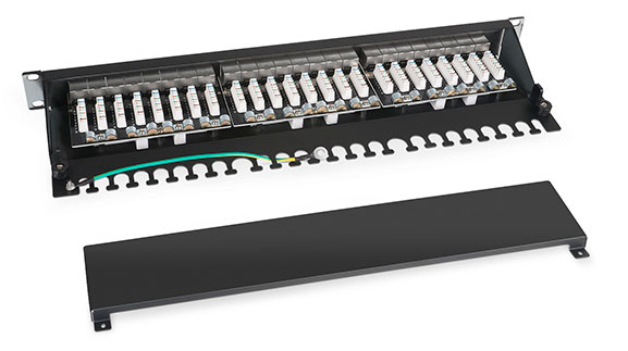 Патч-панель 19 (1U), 24 портов RJ-45, категория 6а, Dual IDC, с задним кабельным организатором.<br />Вид в разборе.